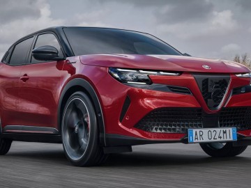  Alfa Romeo rezygnuje z przesuniętej przedniej tablicy rejestracyjnej